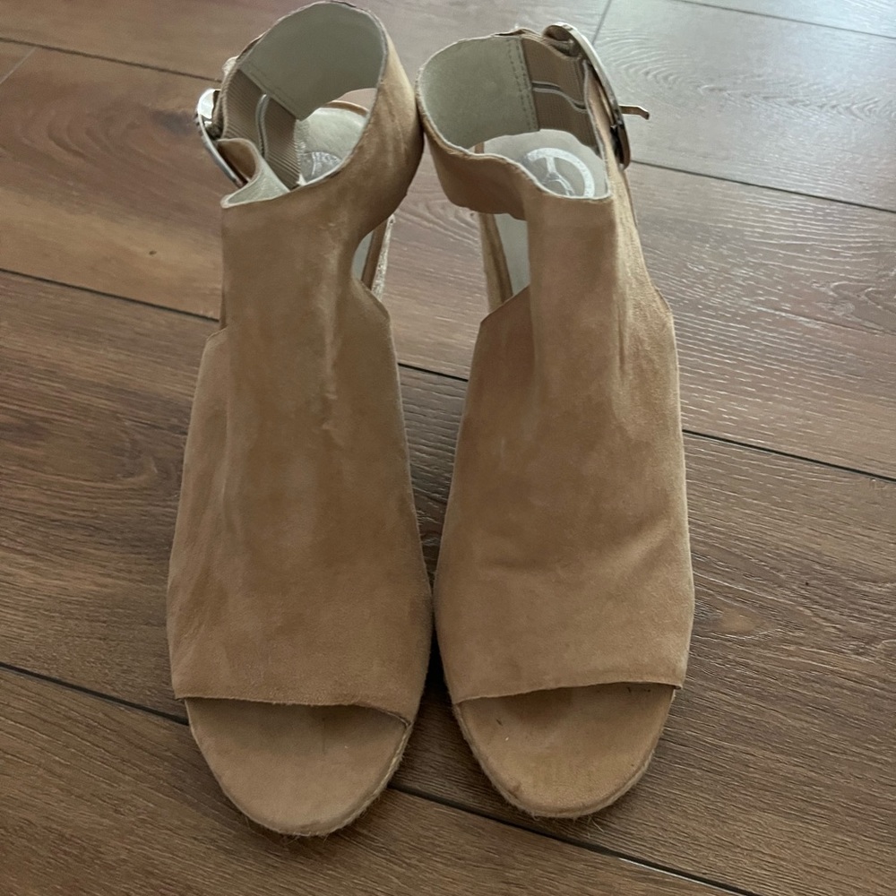 Wishbone suede wedges